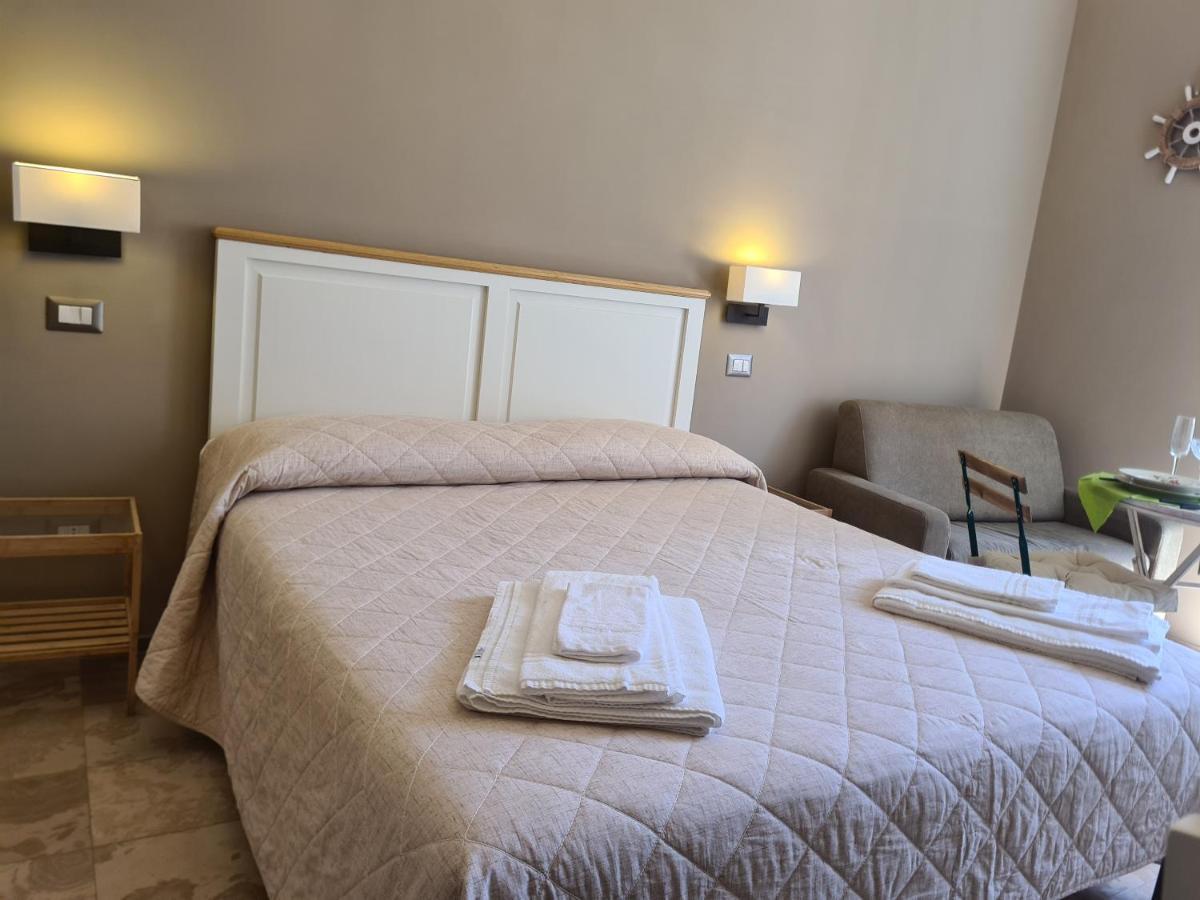 B&B La cattedrale sul mare Trani Esterno foto