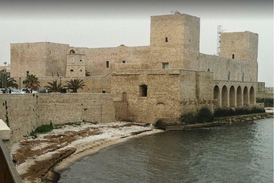 B&B La cattedrale sul mare Trani Esterno foto
